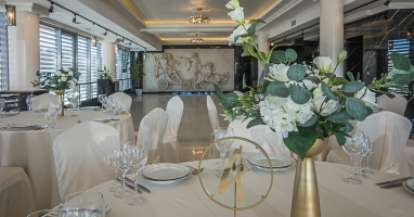 Декор столов входит в стоимость